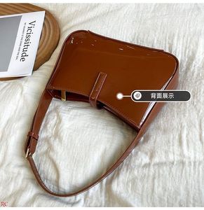 LUXURIOUS YSL SLING BAG 💼