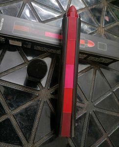 5-in-1 Lipstick - Red Edition