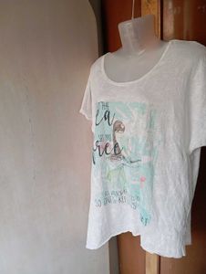 White Graphic Print T-Shirt