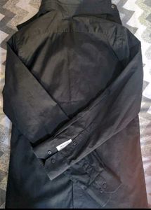 Classic Black Men's Dress Shirt..size:-M