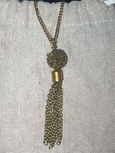 Elegant Gold Tassel Pendant Necklace