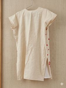 beautiful white kurta with red flowers 🌸