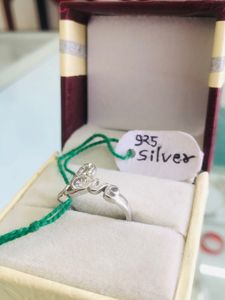 Pure 925 Silver Ladies Ring (wt:2.450g)