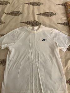 Nike basic white crew neck T-shirt