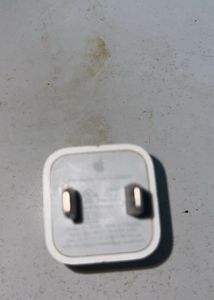 Original Apple 5W USB Power Adapter – 2 Pin – Genu