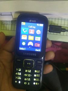 Samsung Guru Music 2.... With Box
