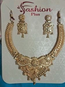 Elegant Gold Tone Necklace &amp; Earring Set