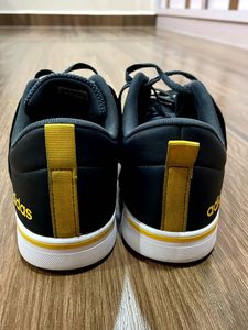 Adidas Sneaker