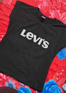 Levi's Black T-Shirt