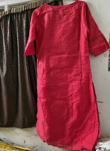 Elegant Red Rose Striped Kurta