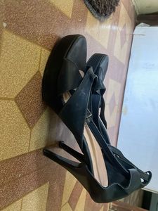 Stylish Black Wedge Sandals
