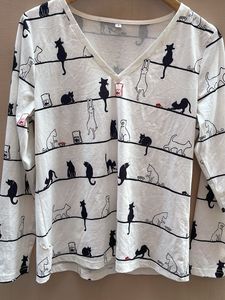 Cute Cat Print V-Neck Long Sleeve Top