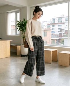 Checked Wide Leg Trousers(waist 28, fits till 32)