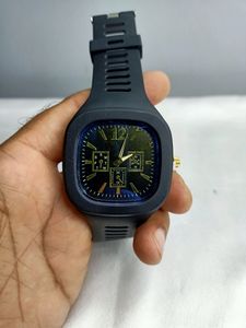 New Black Rubber Belt Square Dial Analog Sports Wa