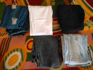 set of 5 women jeans... plus one lower free