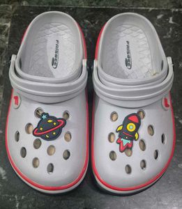 Brand new Cute kids Clogs in size 13