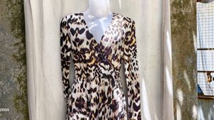 I. Stylish Leopard Print Wrap Dress