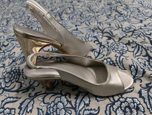 Elegant Gold Slingback Heels