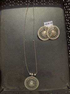 OXIDISED NECKPIECE EARRING SET
