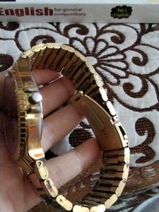 Men's gold shiny watch ⌚⌚
