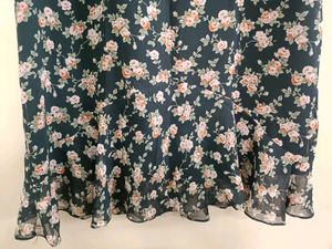 Chic Floral V-Neck Sleeveless Midi Dress