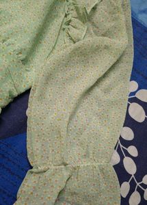 Chic Mint Green Floral Blouse