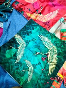 Vibrant Crane Print Cushion Covers (6)