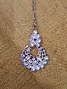 Elegant Maang Tikka with Stone Embellishments