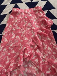 Chic Pink Floral Ruffle Skirt