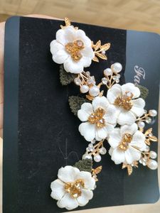 Elegant White Flower Hair Clip Set