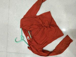 Stylish Neck Chian Crop Top