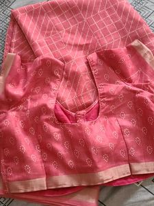 Elegant Pink Saree with White Diamond Pattern