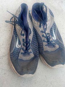 Used Men's Athletic Shoes