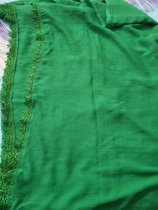 Elegant Emerald Green Dupatta with Lace Trim