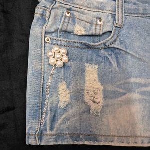 low waist Distressed Denim Shorts with Pearls