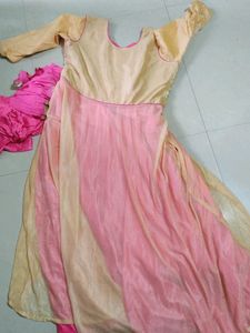 Good Condition Kurta Set. XL Size. Colour Pink And Golden.