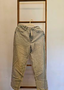 H & M Light Wash Mom Jeans