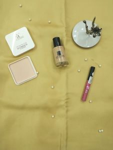 ELLE 18 FOUNDATION &amp; LIPSTICK &amp;HALF NHALF COMPACT