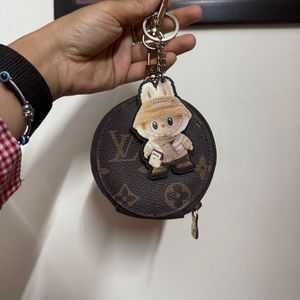 replica LV coin pouch+ labubu keychain