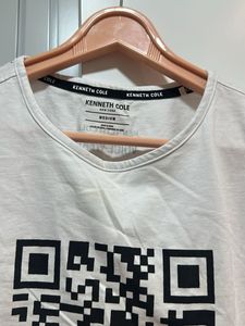 Kenneth Cole White T-Shirt Bust- 36