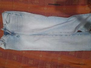 H&M light Wash Denim Jeans