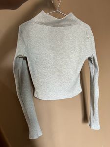 Urbanic Simplicity Y2K Cropped Gray Top