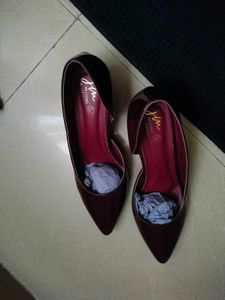 Stylish Burgundy Pump Heels