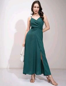 Elegant Emerald Green Maxi Dress with Free gift 🎁