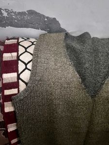 11. Men's Sleeveless V-Neck Sweater Vest