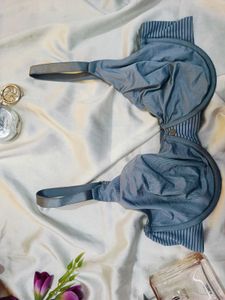 🇳🇿💫🎀Comfortable Light Grey Striped Bra