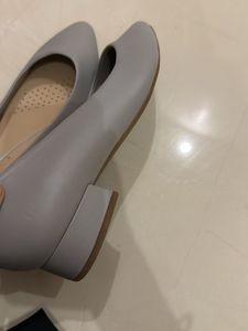 Easy Spirit Grey Pointed Toe Flats