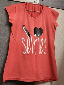 Red "I Love Selfies" T-Shirt