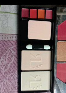 RL Beauty Versatile Makeup Palette with Eyeshadows