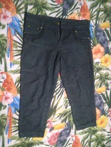 Dark Wash Capri Jeans